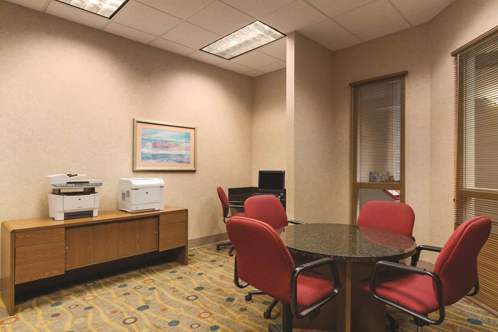 Фото Embassy Suites by Hilton Portland Airport