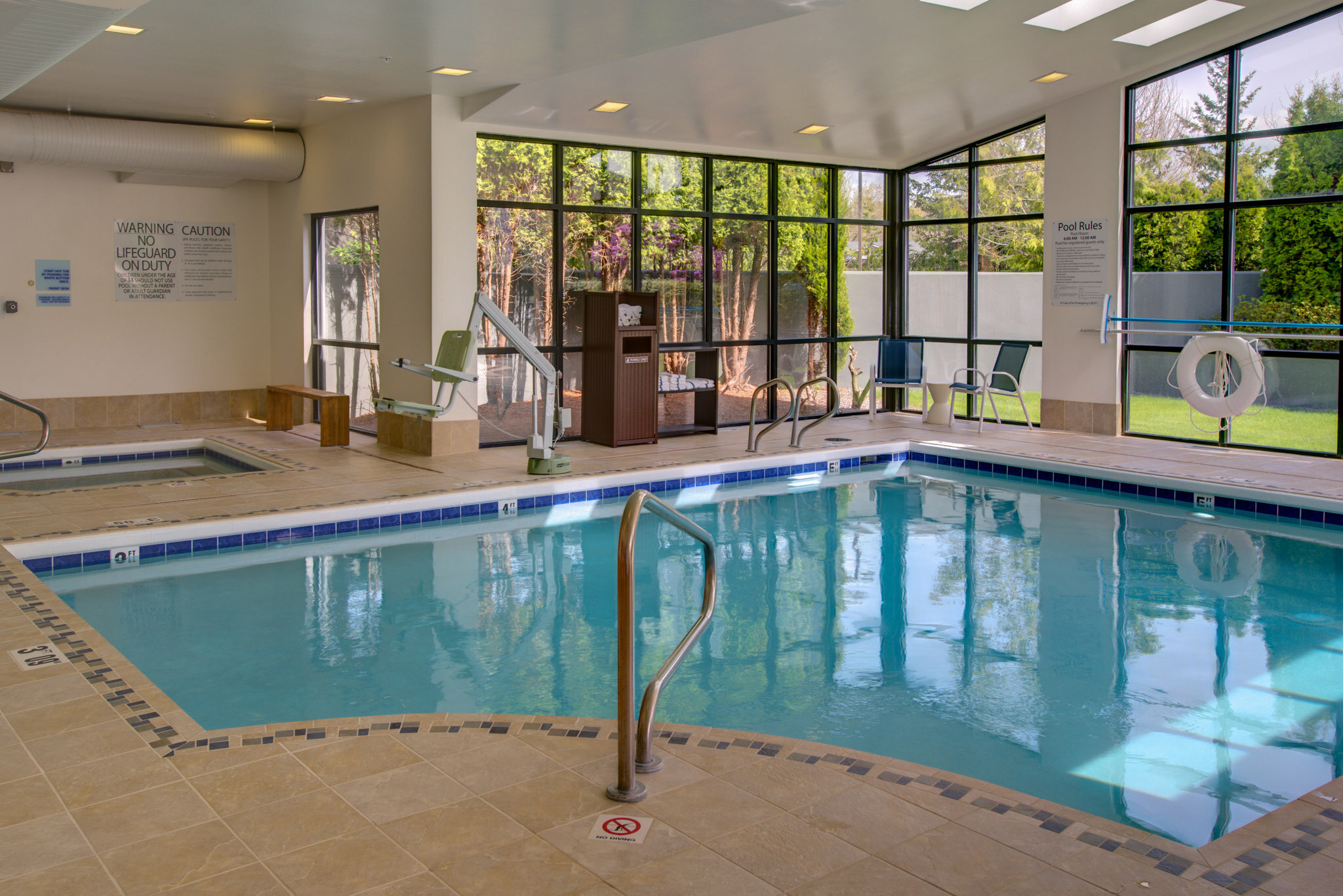 Фото Holiday Inn Express Bellingham, an Ihg Hotel