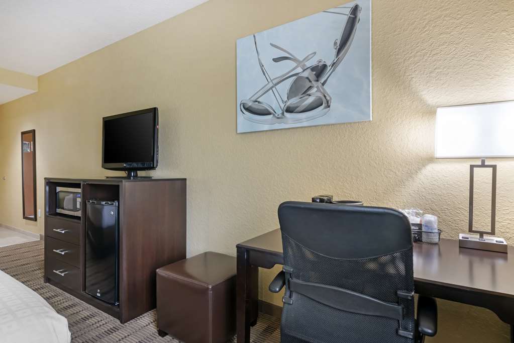 Фото Best Western Edgewater Inn