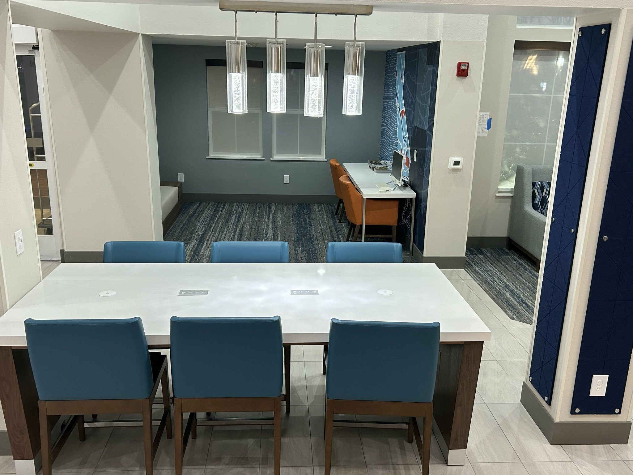 Фото Holiday Inn Express Hotel & Suites Manteca, an Ihg Hotel
