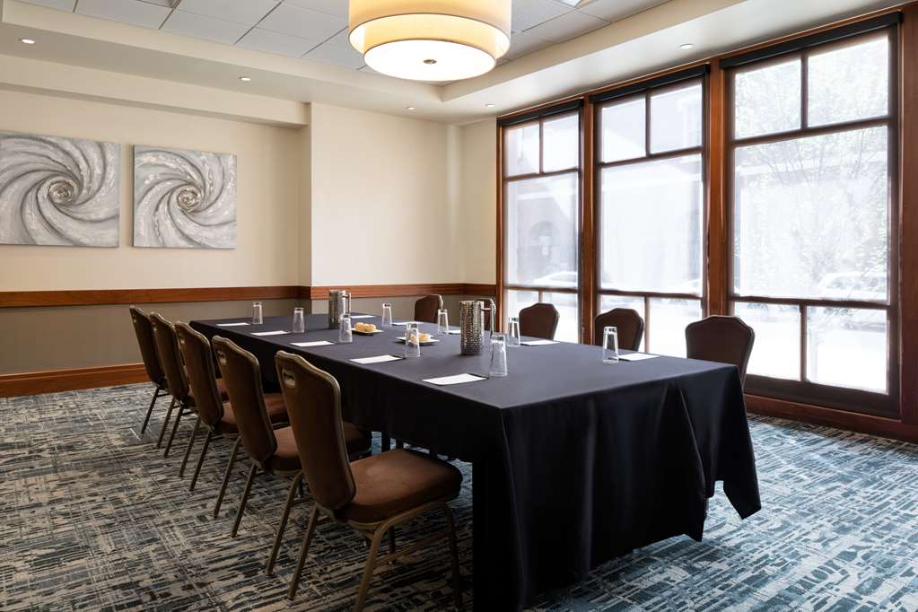 Фото Embassy Suites by Hilton New Orleans