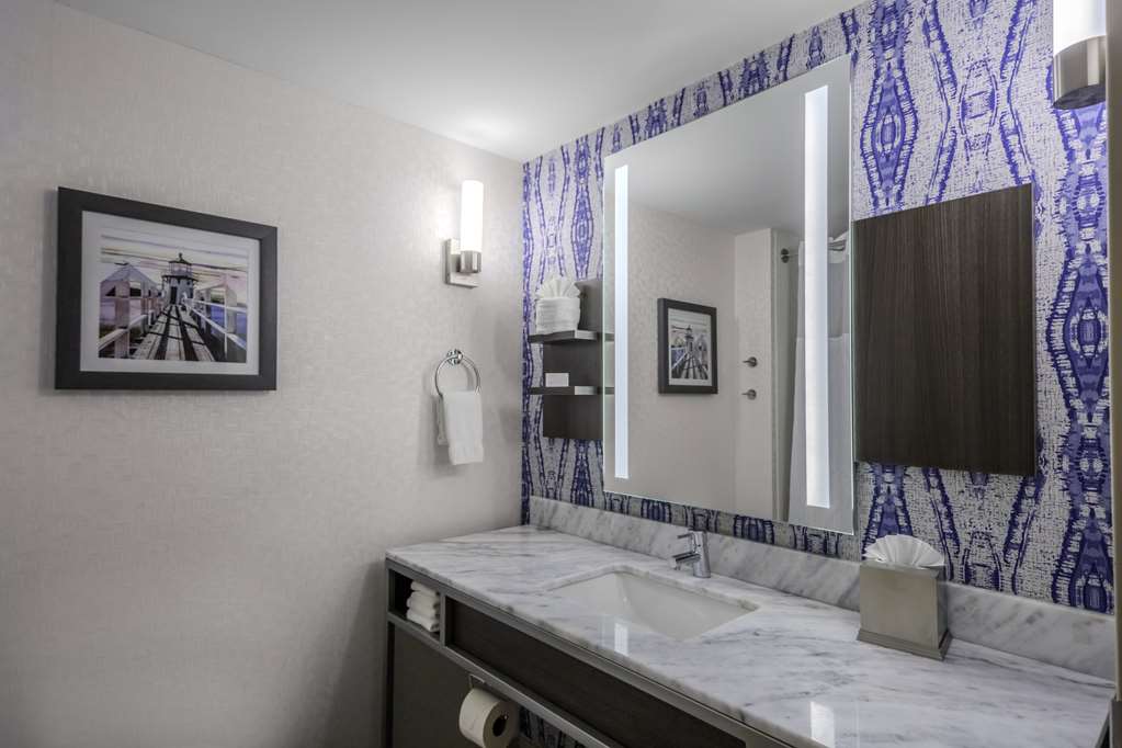 Фото Hilton Garden Inn Freeport Downtown