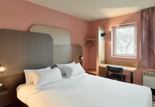 Гостиница B&b Hotel Noisy Le Grand в Понто-Комбе