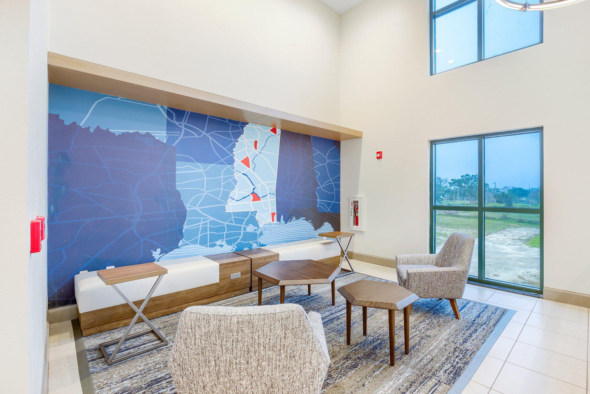 Фото Holiday Inn Express Gulfport Beach, an Ihg Hotel