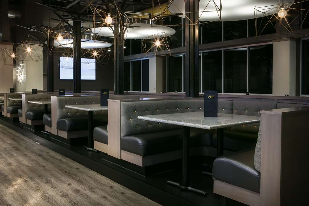 Фото Hilton Garden Inn Iowa City Downtown University