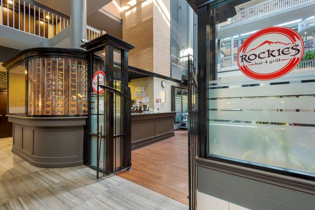 Фото Best Western Plus Village Park Inn