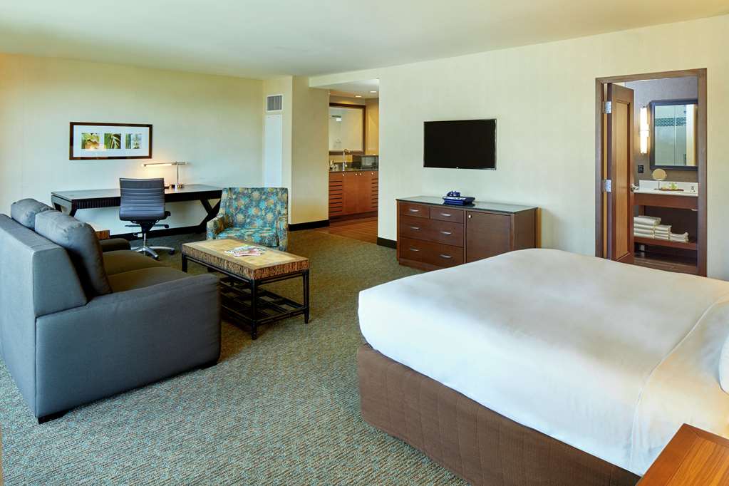 Фото DoubleTree by Hilton Alana - Waikiki Beach