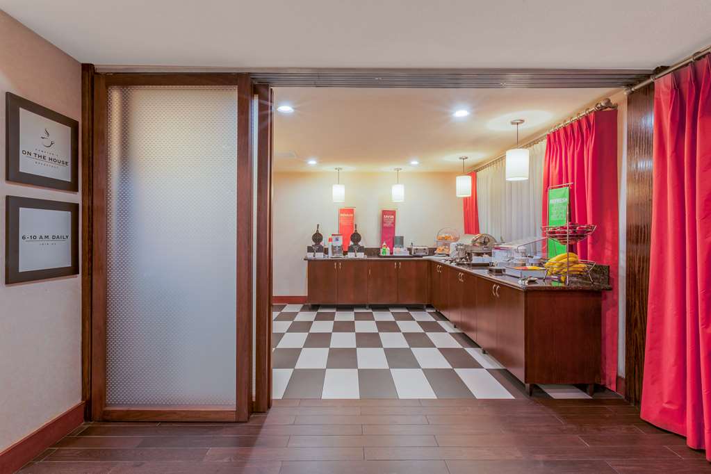 Фото Hampton Inn San Marcos, Ca