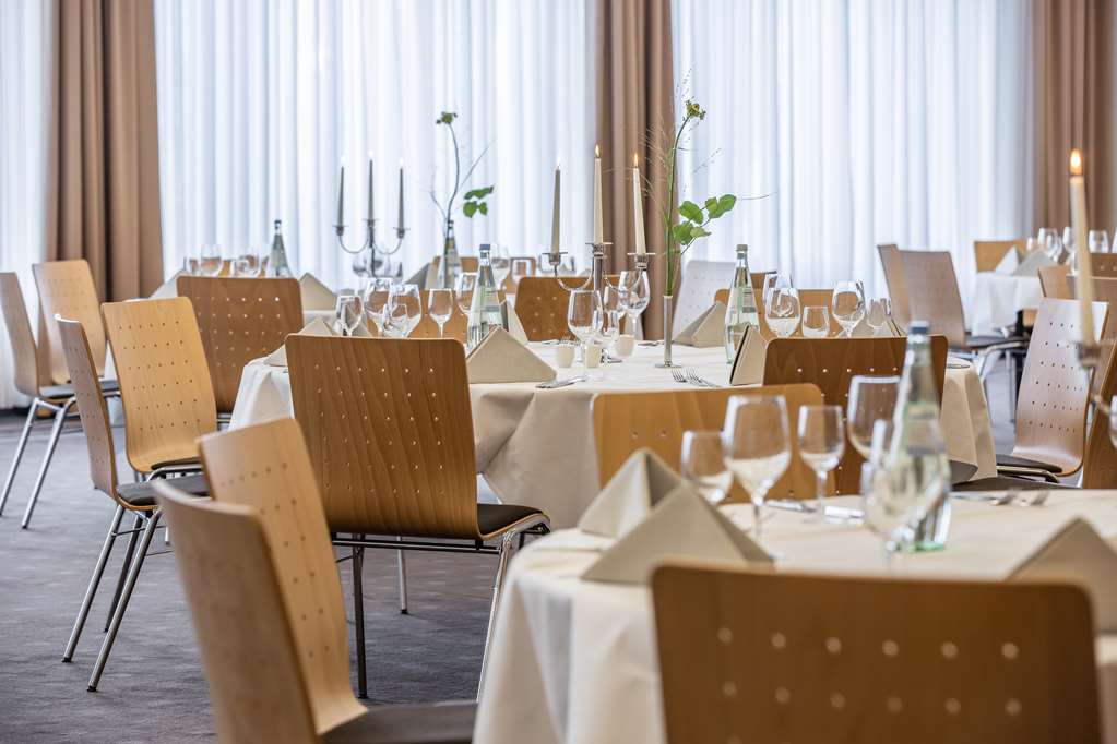 Фото Radisson Blu Hotel, Hannover
