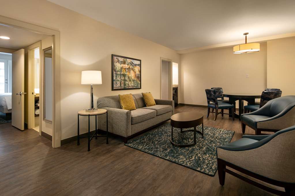 Фото Embassy Suites by Hilton New Orleans