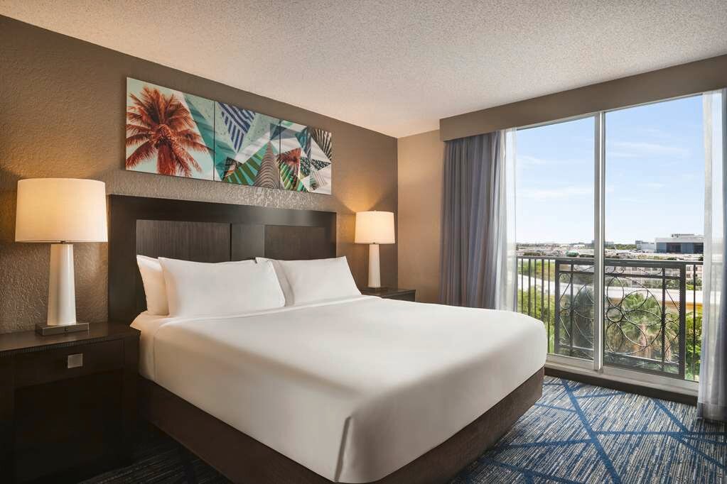 Фото Embassy Suites by Hilton Miami International Airport