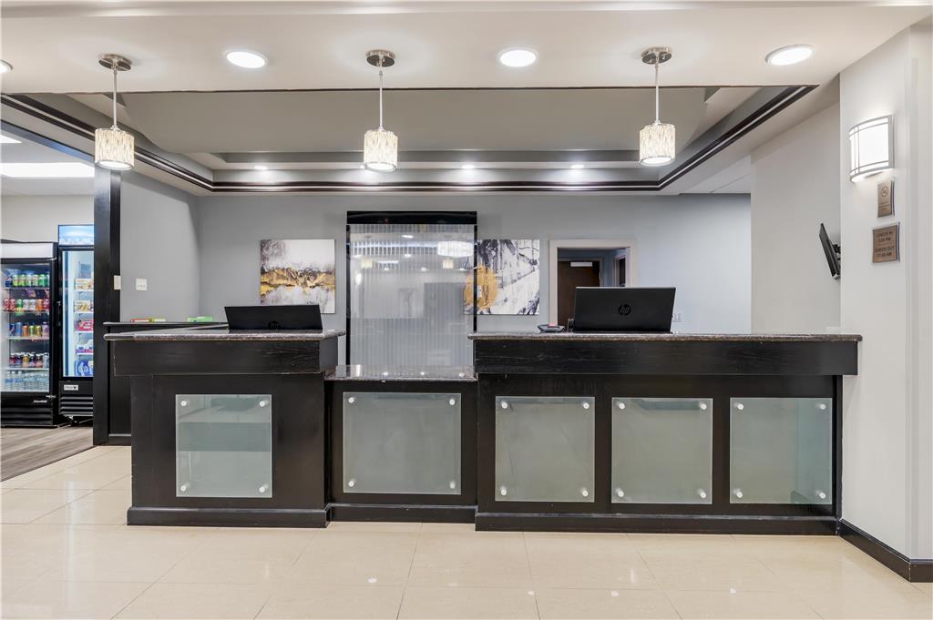 Фото Best Western Plus Jfk Inn & Suites