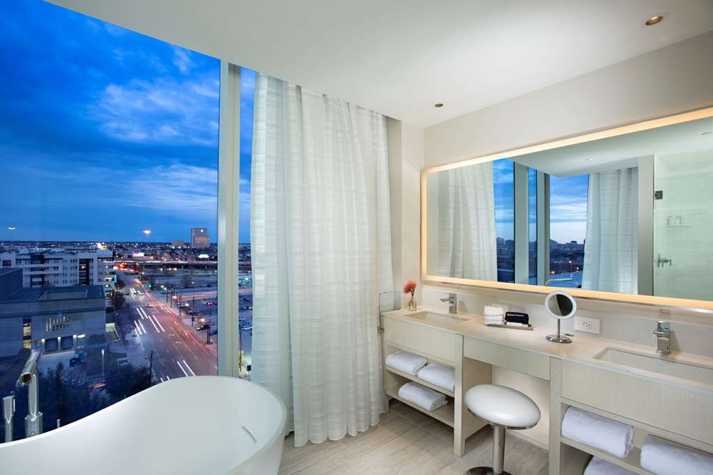 Фото Hall Arts Hotel Dallas, Curio Collection by Hilton