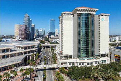 Гостиница Embassy Suites Tampa Downtown в Тампе