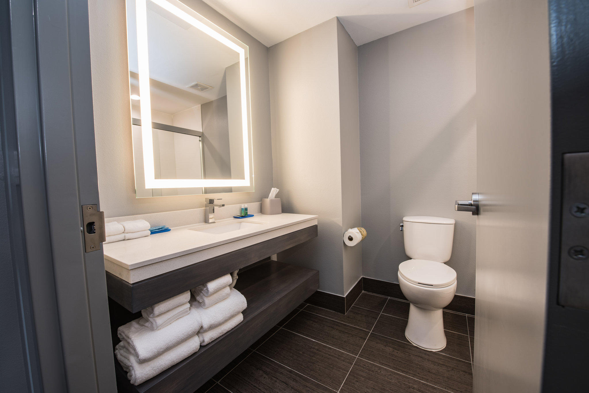 Фото Holiday Inn Express & Suites Houston - Hobby Airport Area, an Ihg Hotel