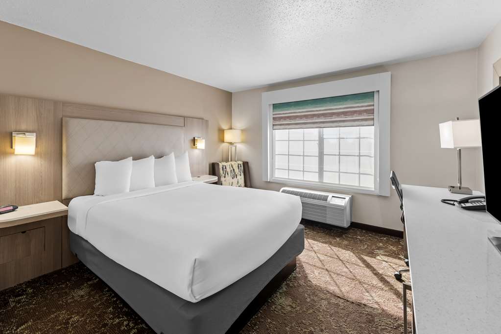 Фото Best Western Worlds of Fun Inn & Suites