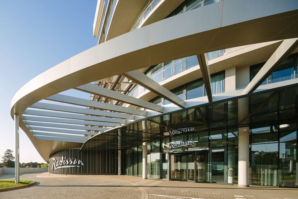 Фото Radisson Hotel & Convention Centre, Johannesburg, O.R. Tambo Airport
