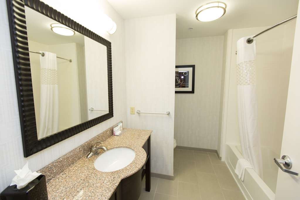 Фото Hampton Inn & Suites Oklahoma City Airport