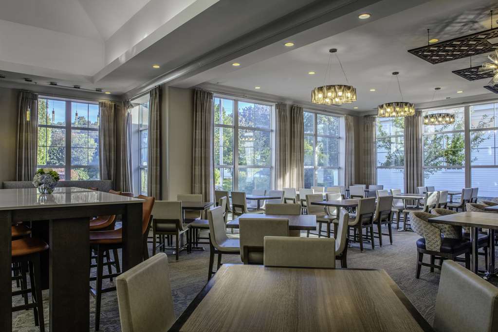 Фото Hilton Garden Inn Freeport Downtown
