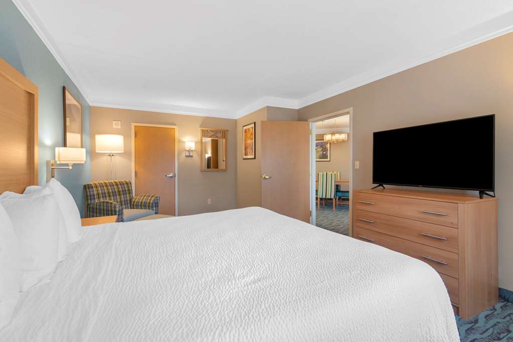 Фото Best Western Plus Executive Court Inn & Conference Center