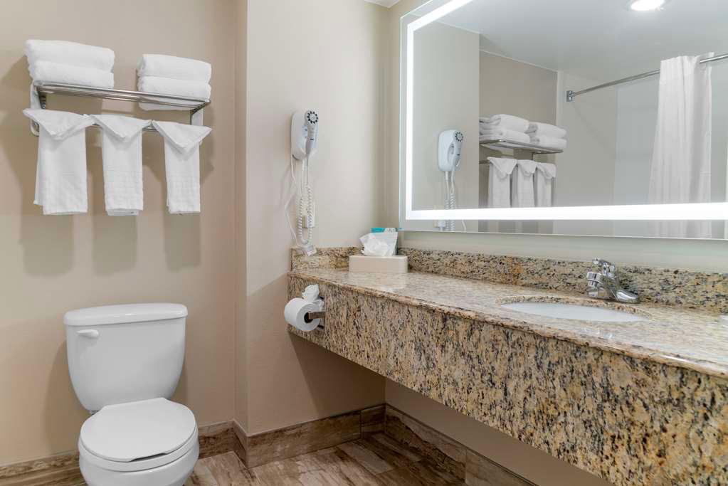 Фото Best Western Executive Inn & Suites