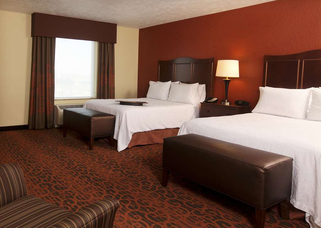 Фото Hampton Inn & Suites by Hilton Fargo Medical Center