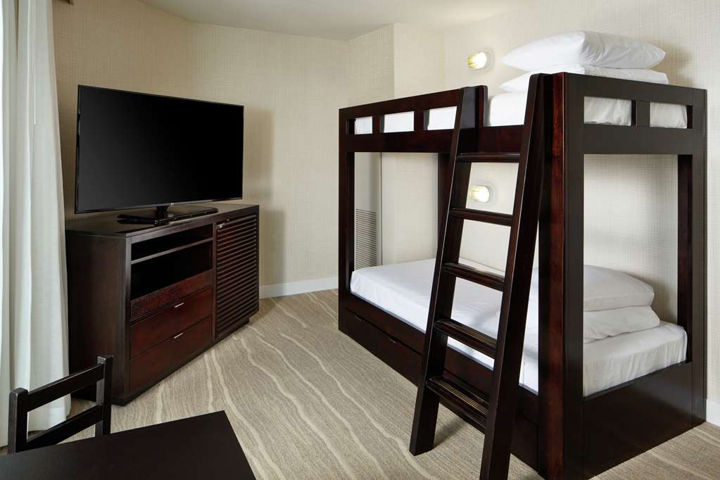 Фото Doubletree by Hilton Hotel Circle