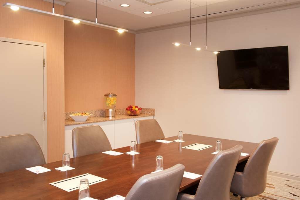 Фото Embassy Suites by Hilton Cincinnati Northeast Blue Ash