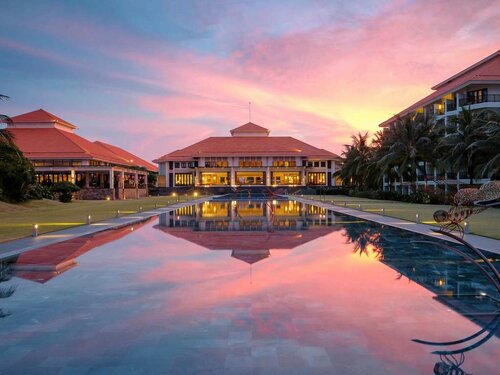 Гостиница Pullman Danang Beach Resort в Дананге