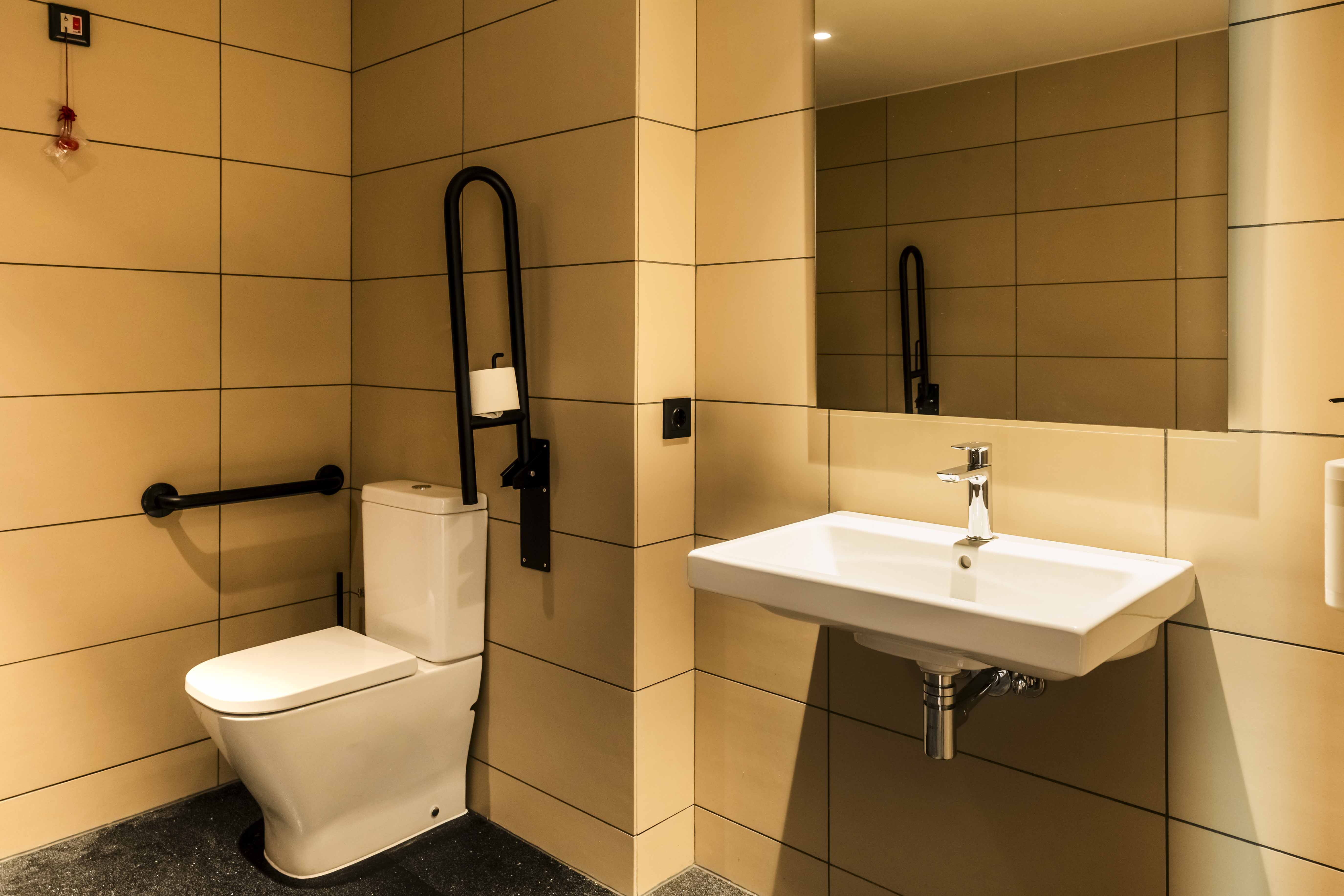 Фото EasyHotel Barcelona La Sagrera