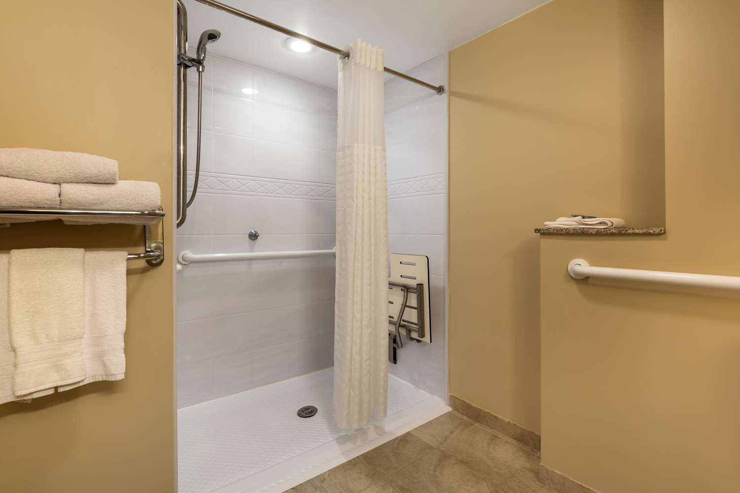 Фото Best Western Braintree Inn