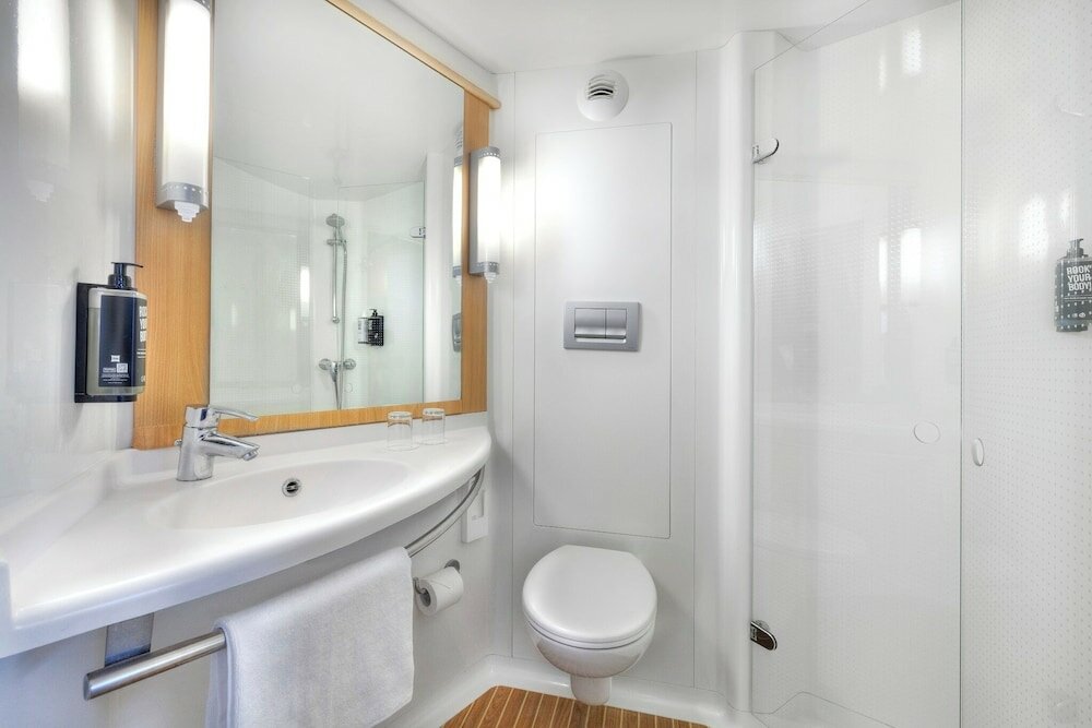 Фото Ibis Brighton City Centre - Station