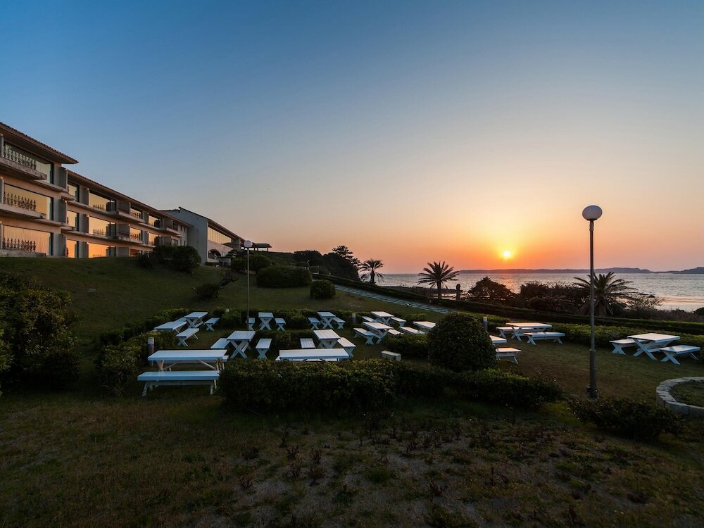 Фото Hotel Nishinagato Resort