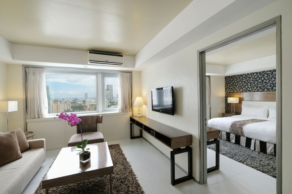 Фото Quest Hotel & Conference Center