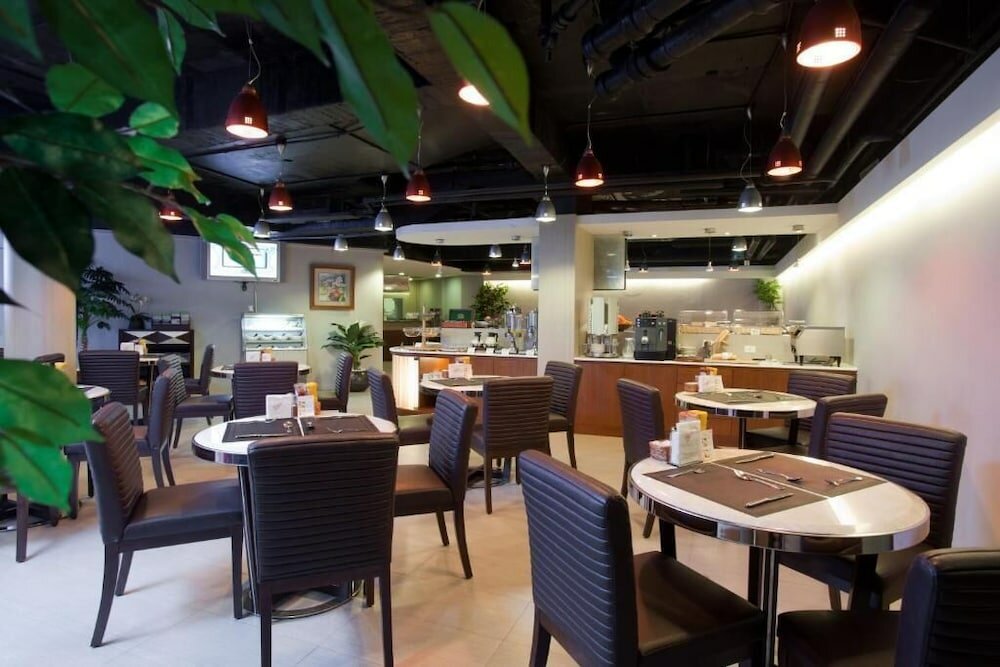 Фото Deja Vu Hotel