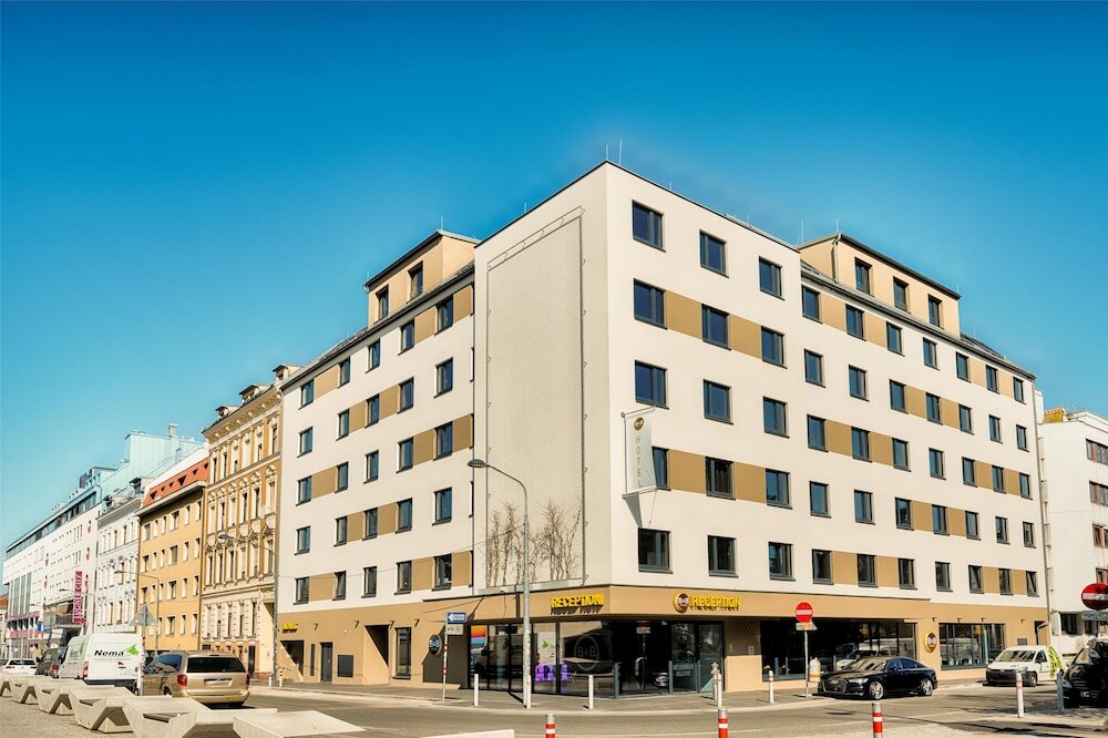 Фото B&b Hotel Wien-Stadthalle