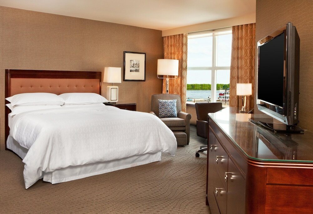 Фото Sheraton Portsmouth Harborside Hotel