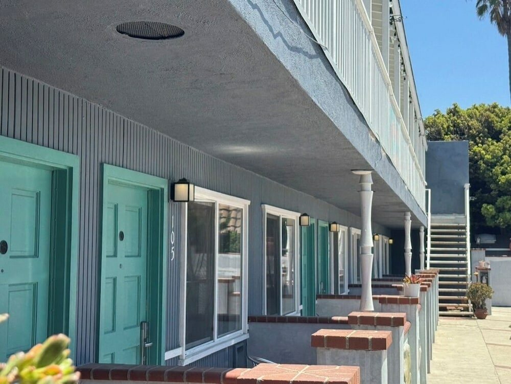 Фото The Shores Inn and Beach Houses
