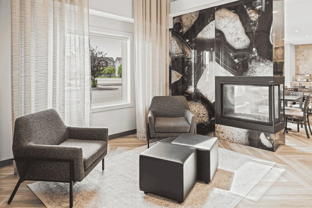 Фото Home Inn and Suites Regina Airport