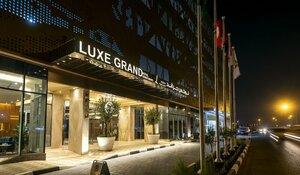 Гостиница Luxe Grand Hotel Apartments в Шардже