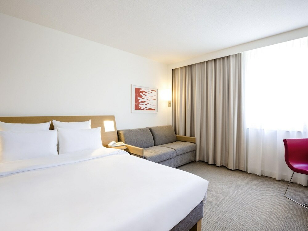 Фото Novotel Wolverhampton