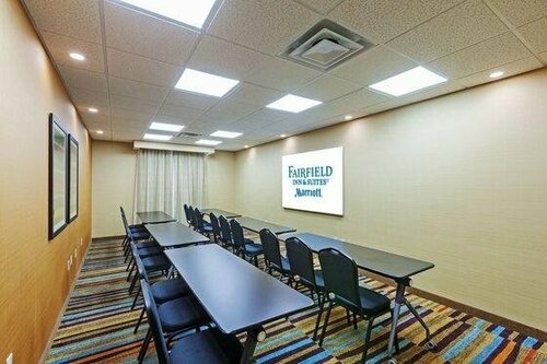 Гостиница Fairfield by Marriott Inn & Suites Tulsa Downtown Arts District в Талсе