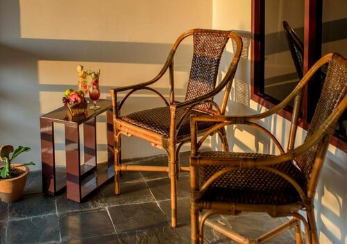 Гостиница The Mandolis Hotel в Тавое