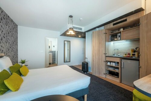 Гостиница Nemea Appart Hotel Riviera Nice Aéroport во Франции