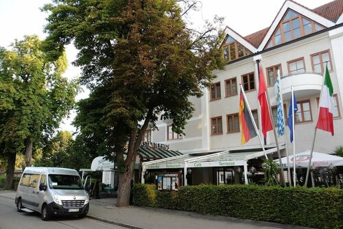Гостиница Hotel Kastanienhof в Эрдинге