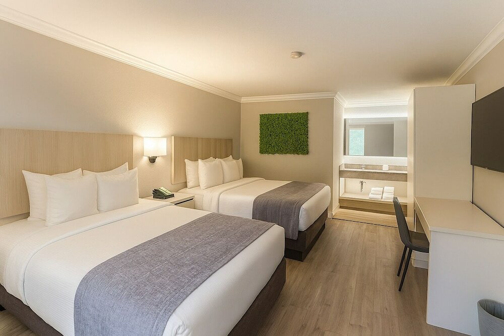 Фото SureStay Plus by Best Western Orlando International Drive