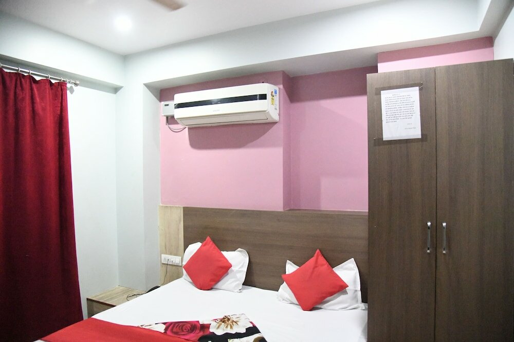 Фото Hotel Thikana Palace
