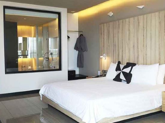 Фото Tsix5 Phenomenal Hotel Pattaya