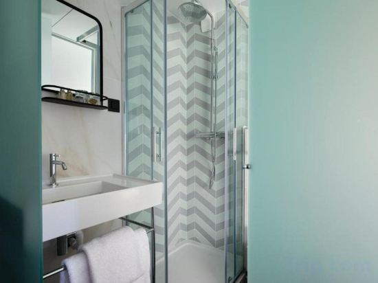 Фото Maxim Quartier Latin