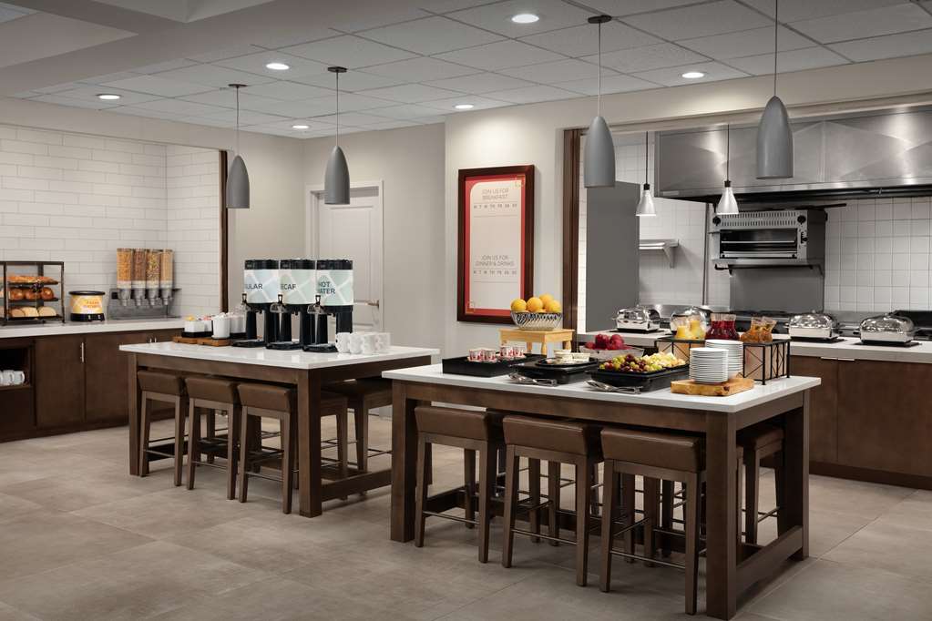 Фото Hilton Garden Inn Philadelphia/Ft. Washington